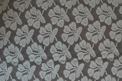 White Floral Bow Lace Table Sheet (6 Seater)