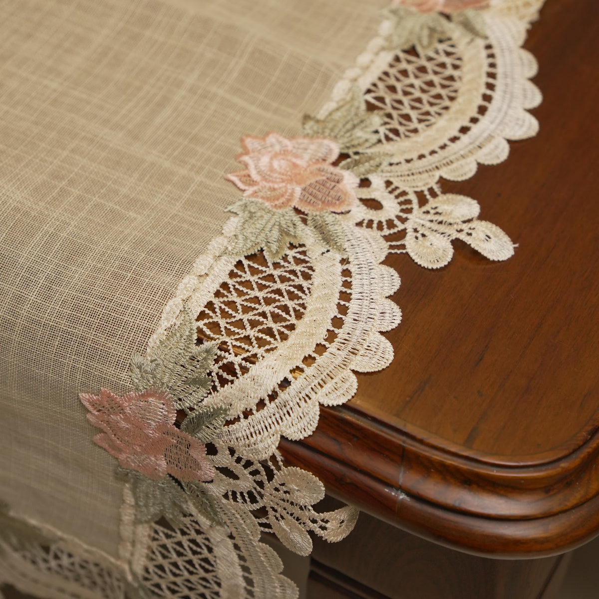 Scalloped lace border at the table edge