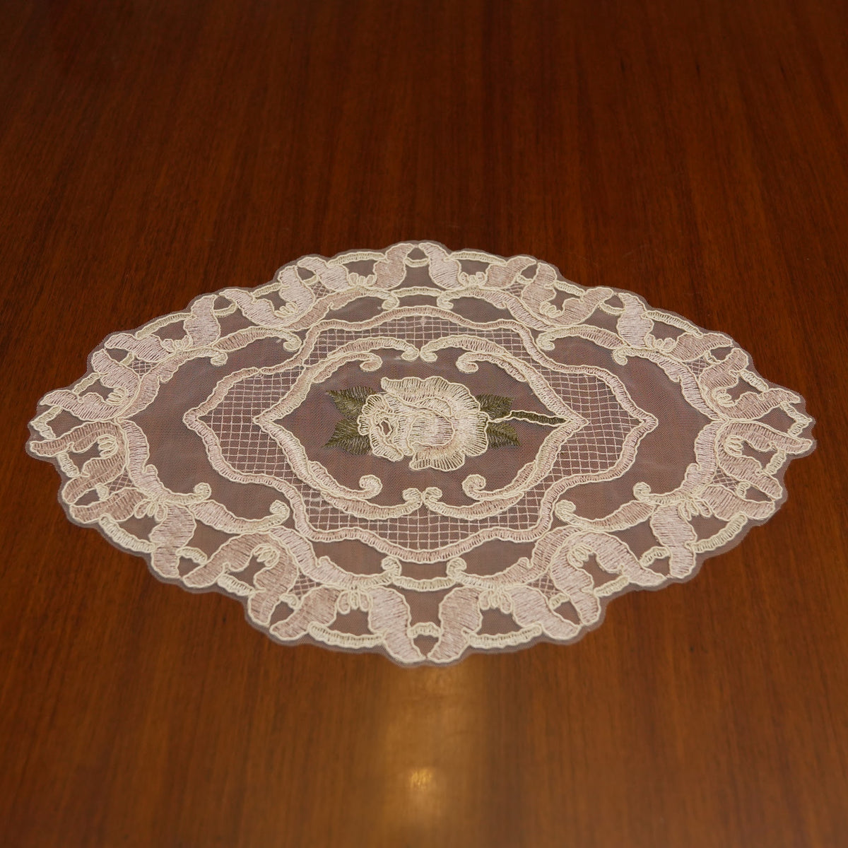 Ivory Rose Centre Scroll Lace Oval Table Mat (Set of 2)