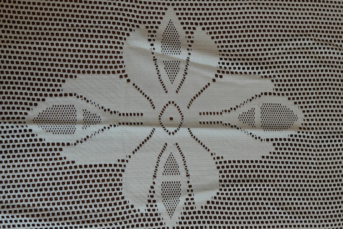 White Floral Net Lace Table Sheet (6 Seater)