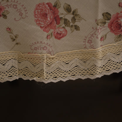 Close-up of the crochet lace edge