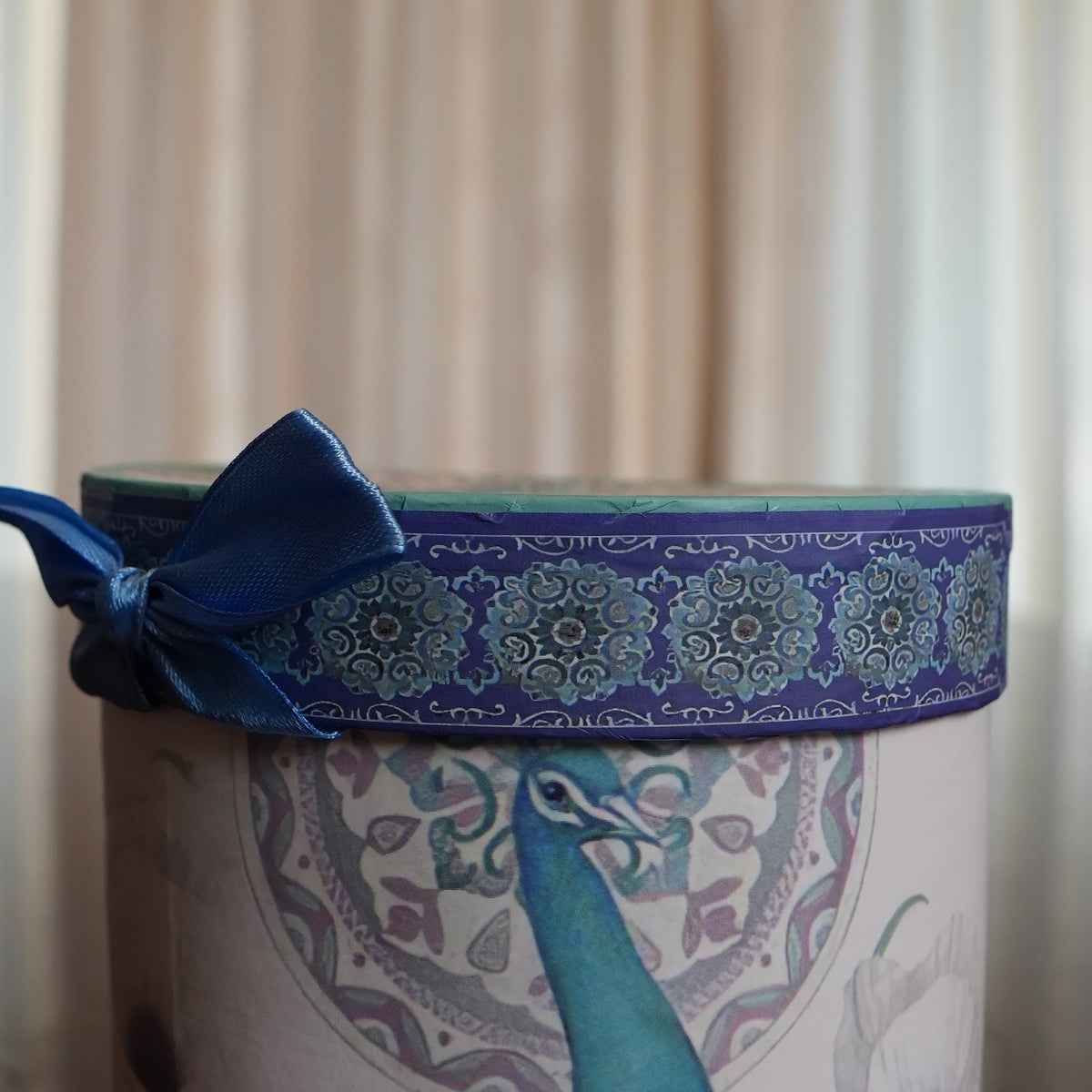 Peacock Garden Ceramic Mug with Round Gift Box