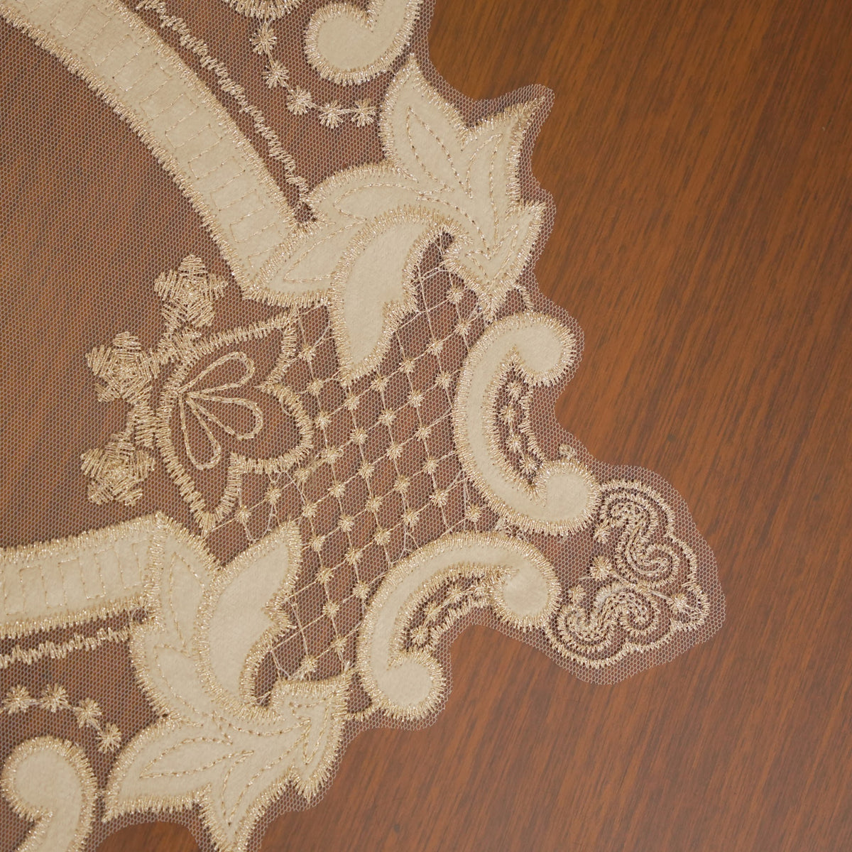 Champagne 3D Flower Sheer Oval Table Mat (Set of 2)