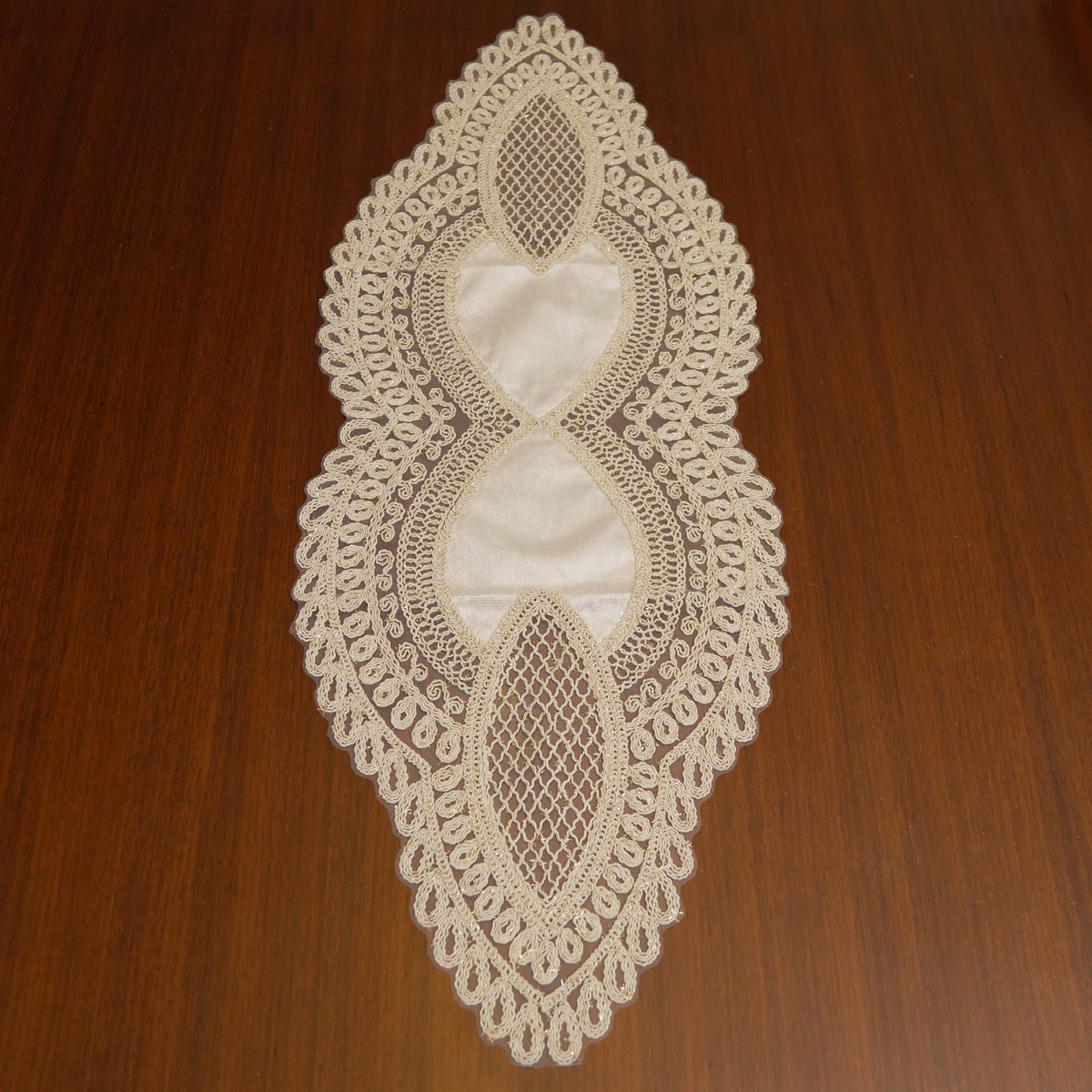 Ivory Satin Heart Lattice Lace Table Runner (Small)