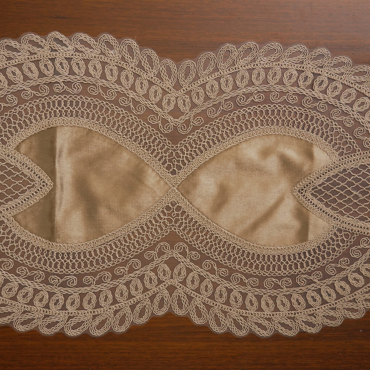 Taupe Satin Heart Lattice Lace Table Runner (Small)