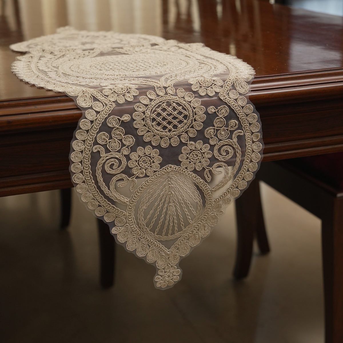 Beige Lattice Shell Lace Table Runner (Small)
