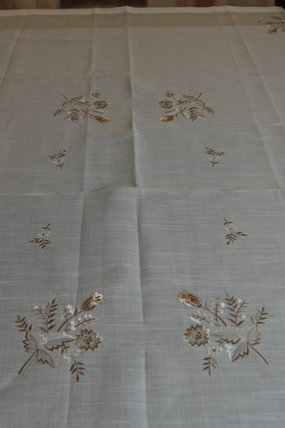 Ivory Embroidered Floral Spray Linen Table Sheet (6 Seater)