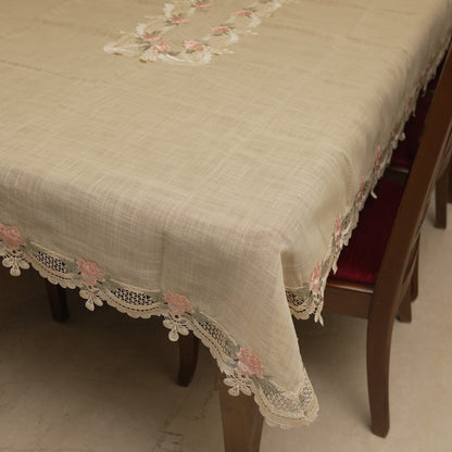 Side view of the scalloped pink rose lace border