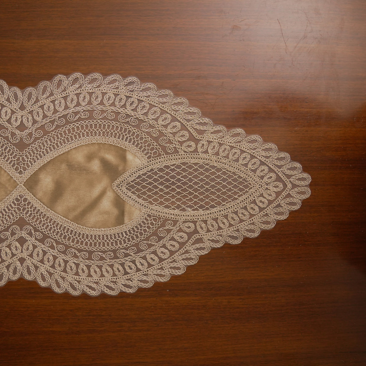 Taupe Satin Heart Lattice Lace Table Runner (Small)