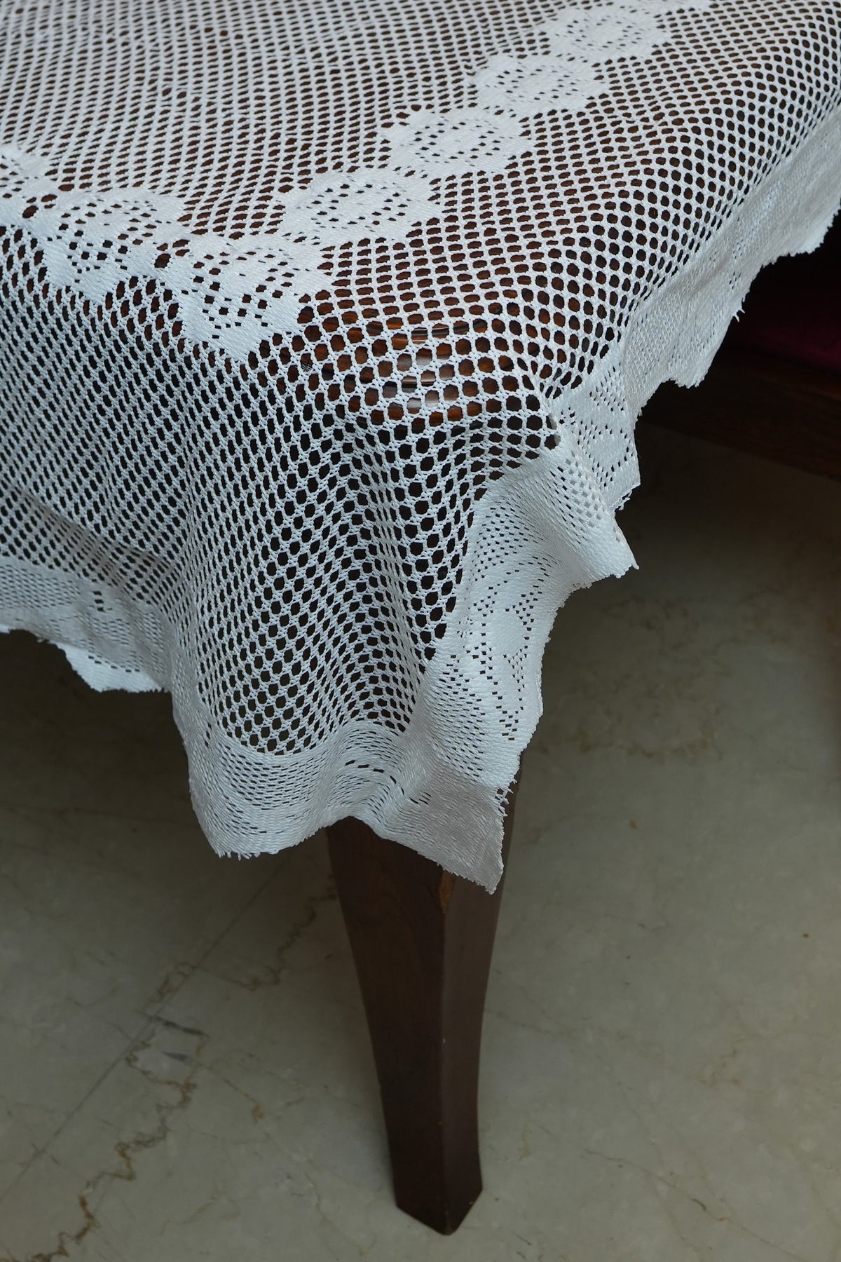 White Floral Net Lace Table Sheet (6 Seater)