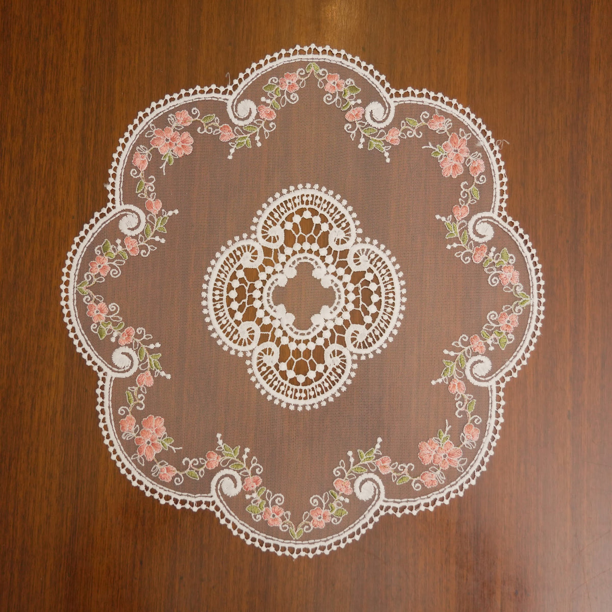 White Quatrefoil Lace & Pink Floral Small Round Table Mat (Set of 2)