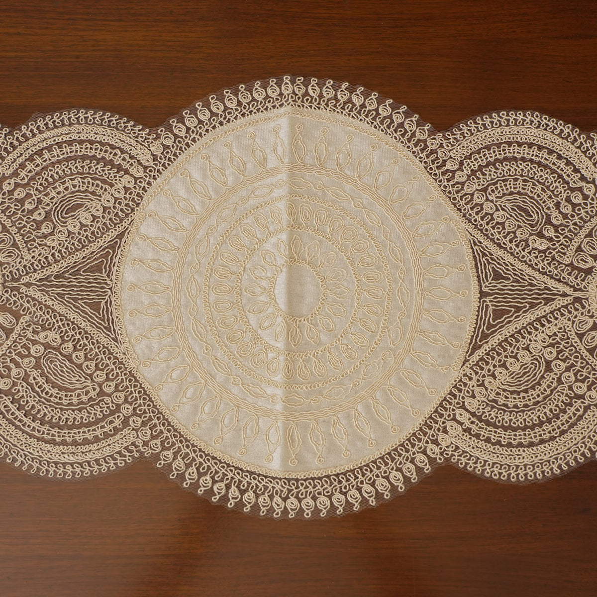 Cream Paisley Lace Table Runner with Ivory Satin Centre (Long)