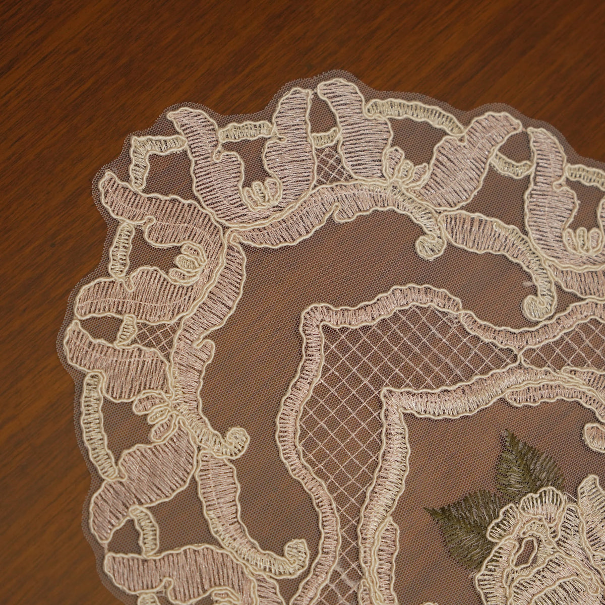 Ivory Rose Centre Scroll Lace Oval Table Mat (Set of 2)