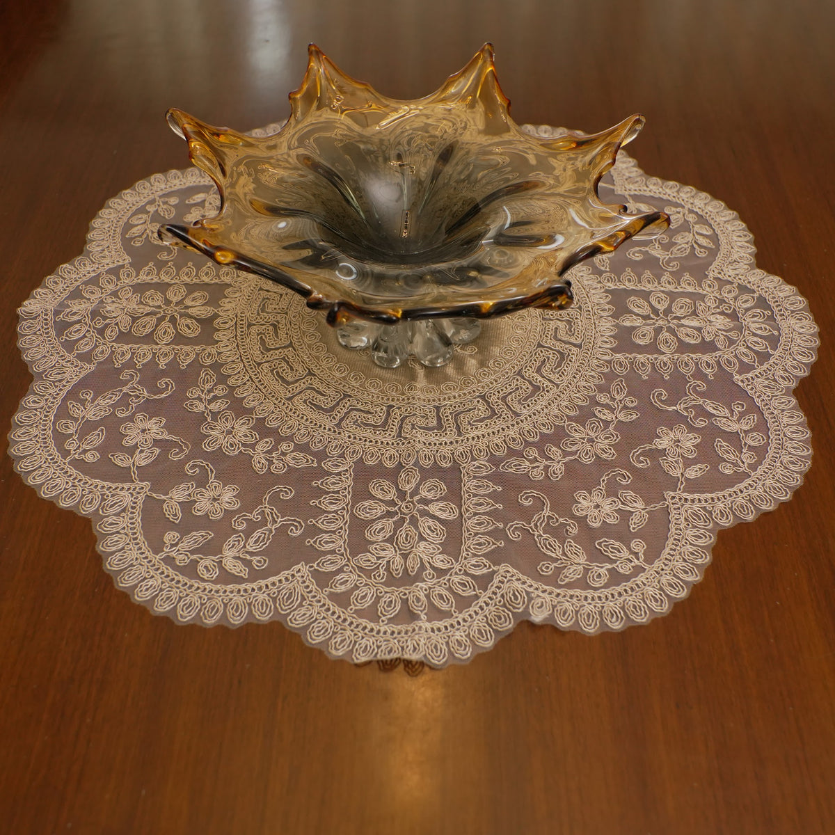 Gold Satin Centre Greek Key Lace XL Round Table Mat (Single)