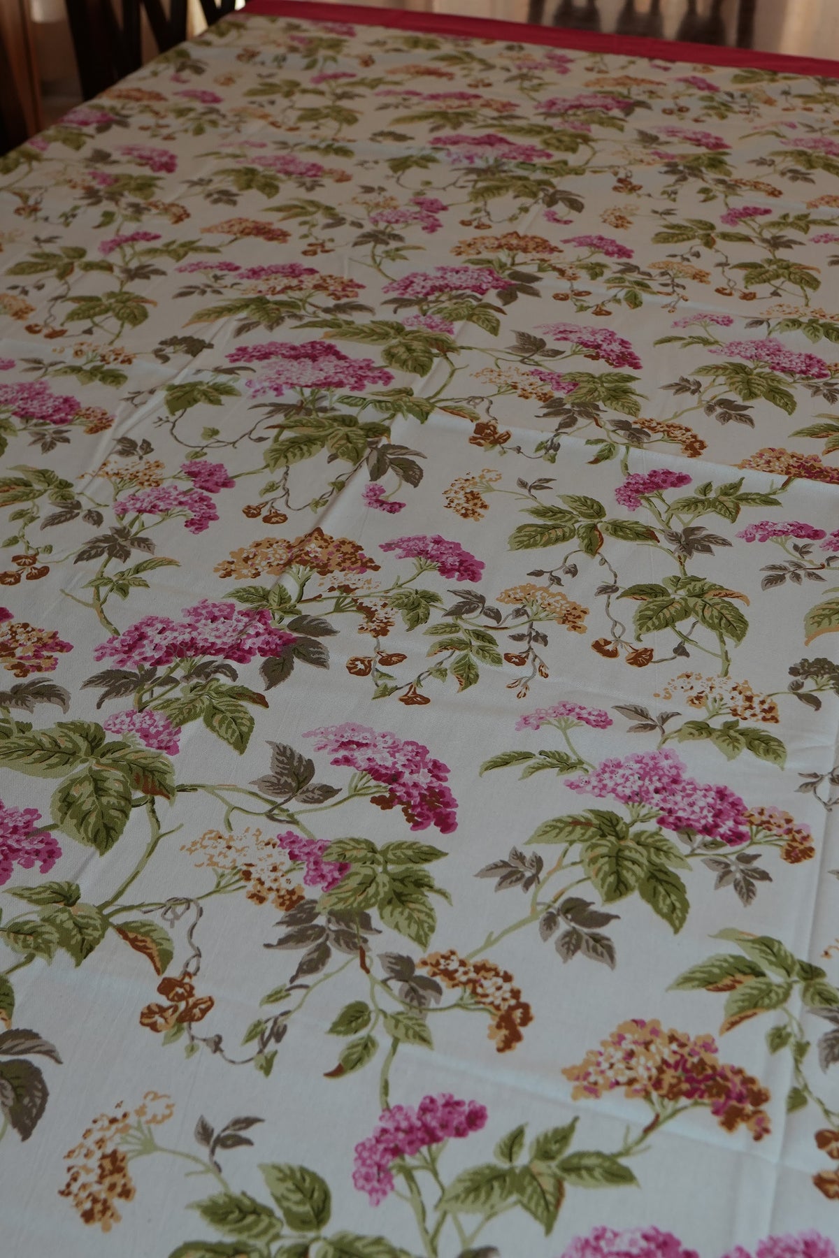 Pink Hydrangea Print Table Sheet with Pink Border (6 Seater)