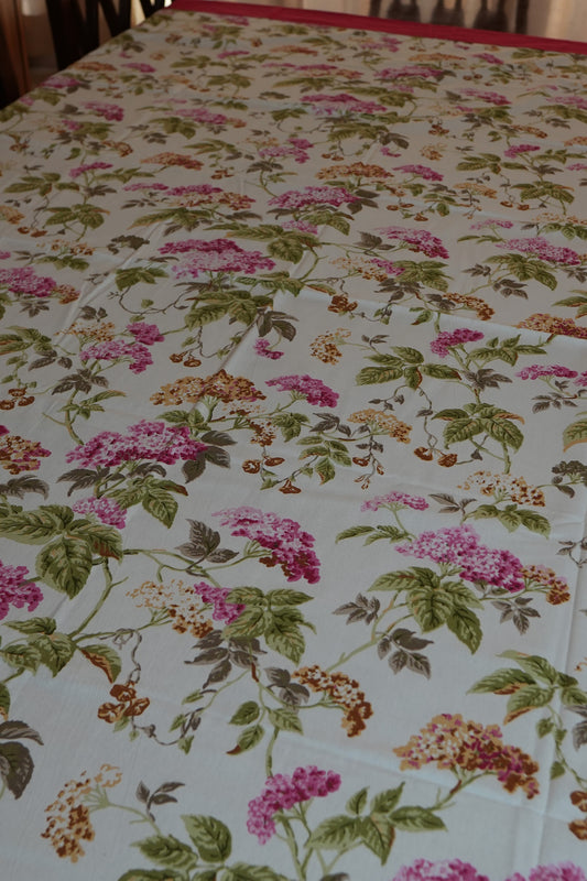 Pink Hydrangea Print Table Sheet with Pink Border (6 Seater)