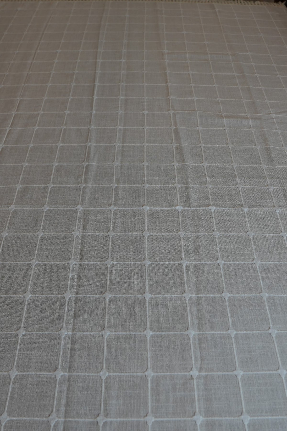 Light Beige Windowpane Check Table Cloth with Tassel Fringe (6 Seater)