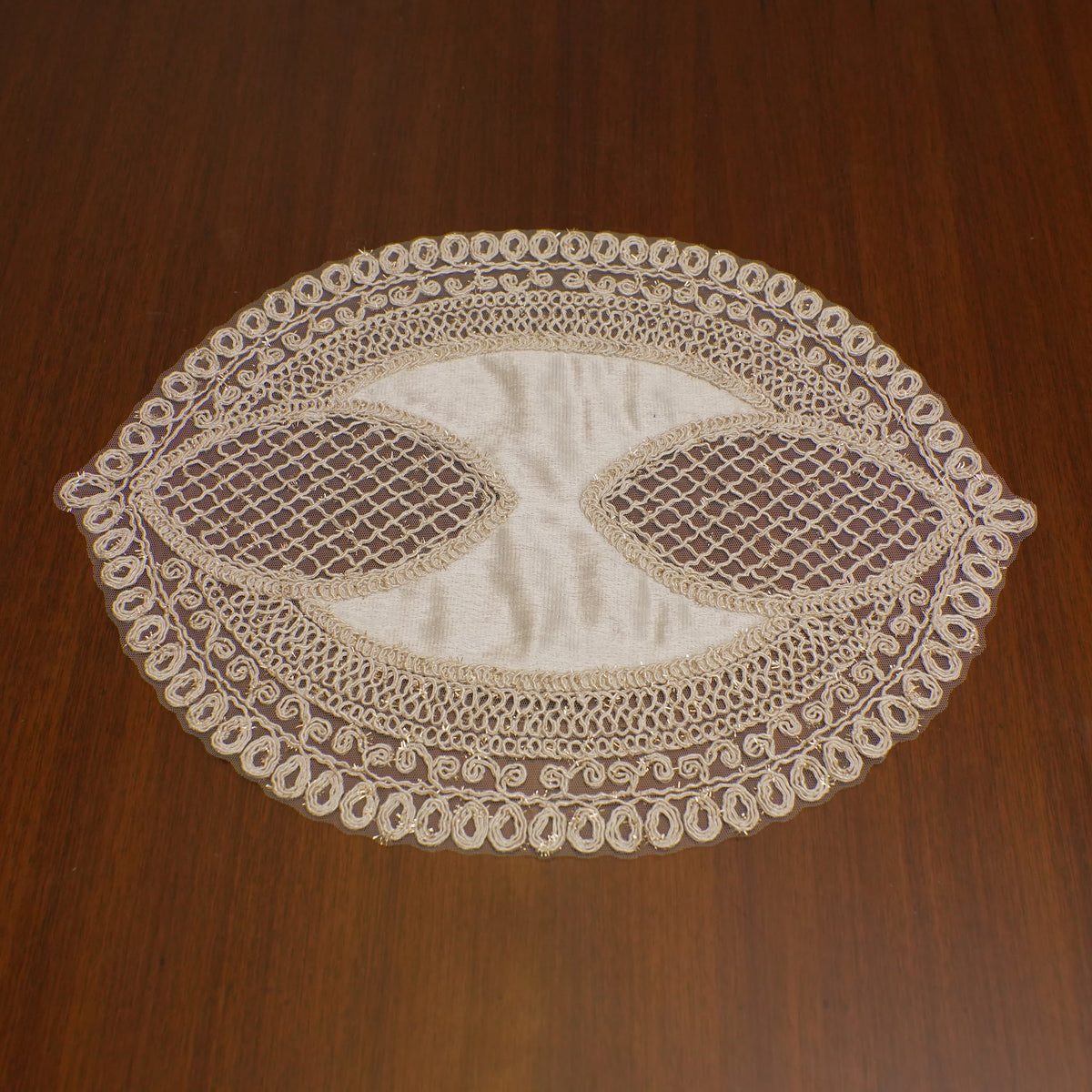 Ivory Satin Petal Lattice Lace Oval Table Mat (Set of 2)