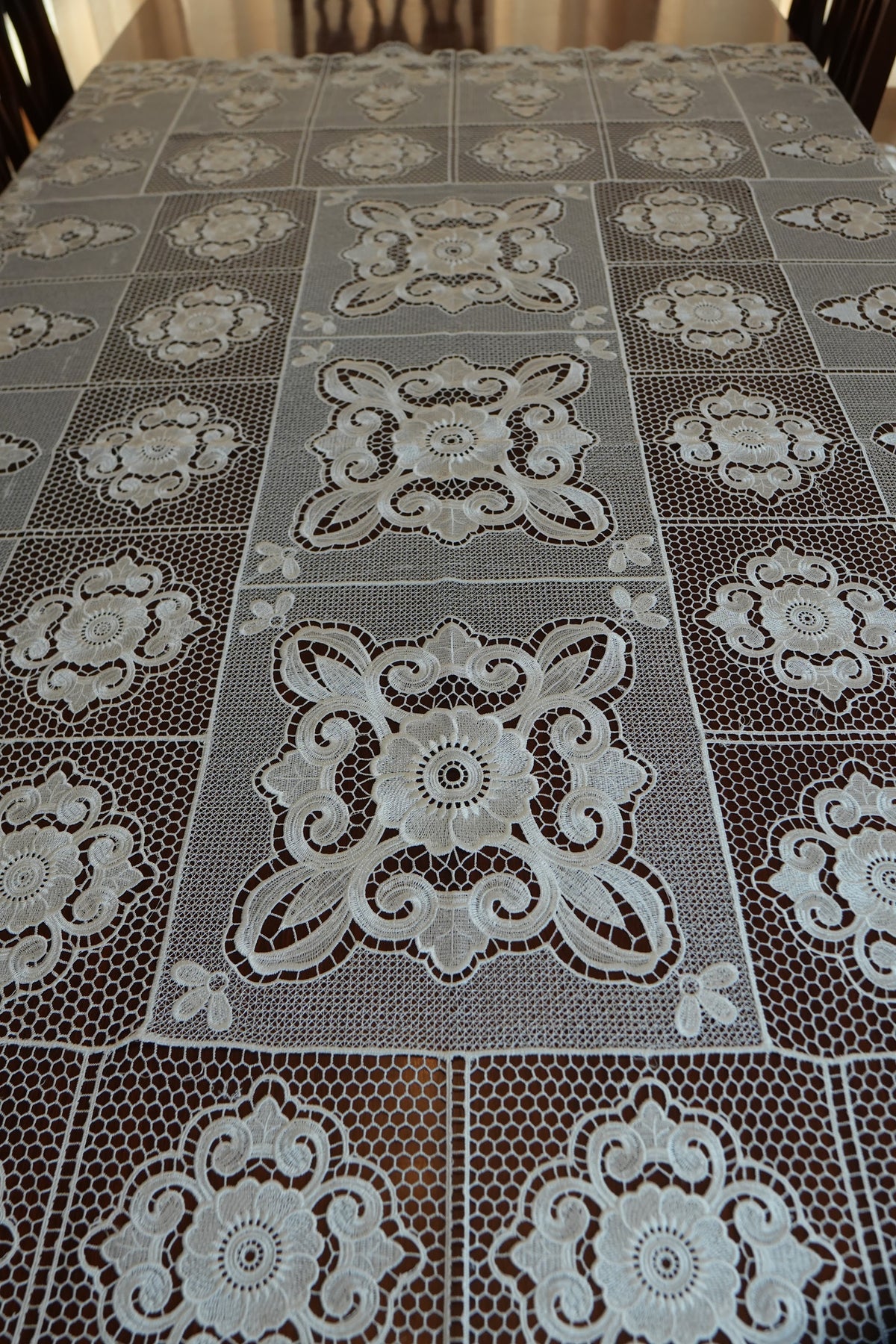 White Medallion Cutwork Lace Linen Table Sheet (6 Seater)
