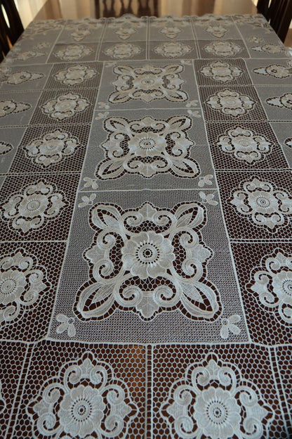 White Medallion Cutwork Lace Linen Table Sheet (6 Seater)