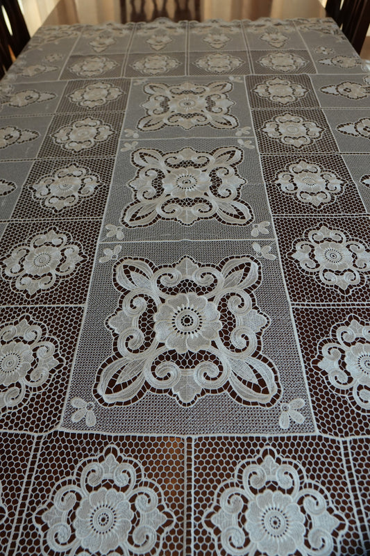 White Medallion Cutwork Lace Linen Table Sheet (6 Seater)