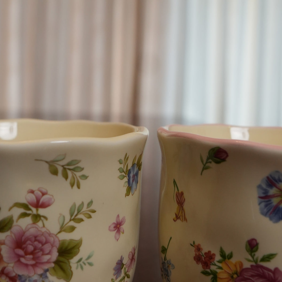 Cottage Bloom Ceramic Mug with Pink Twisted Handle (Set of 2)