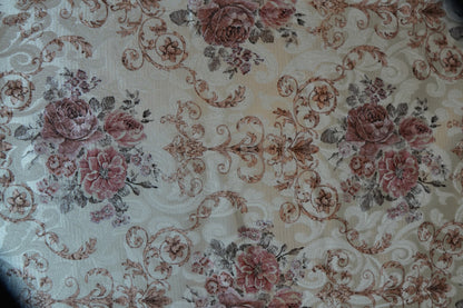 Vintage Rose Jacquard Table Sheet with Lace Edge (6 Seater)