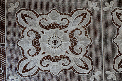 White Medallion Cutwork Lace Linen Table Sheet (6 Seater)