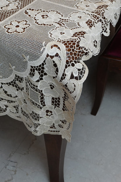 Ivory Medallion Cutwork Lace Linen Table Sheet (6 Seater)
