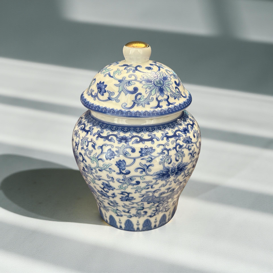 Blue and White Ginger Jar with Lid – Classic Oriental Decorative Piece