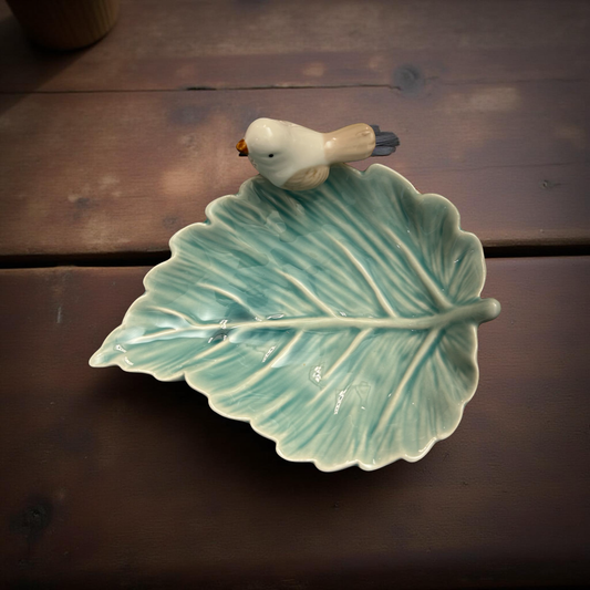 Elegant Ceramic Leaf Pattern Dish with Bird Accents