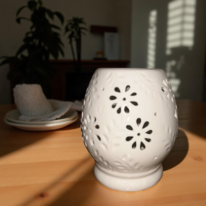 Elegant Ceramic Flower Cut Design Oil Diffuser Lamp