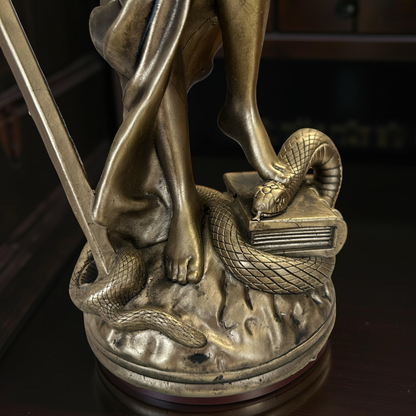 Elegant Lady of Justice Figurine – Legal Symbol Home & Office Decor