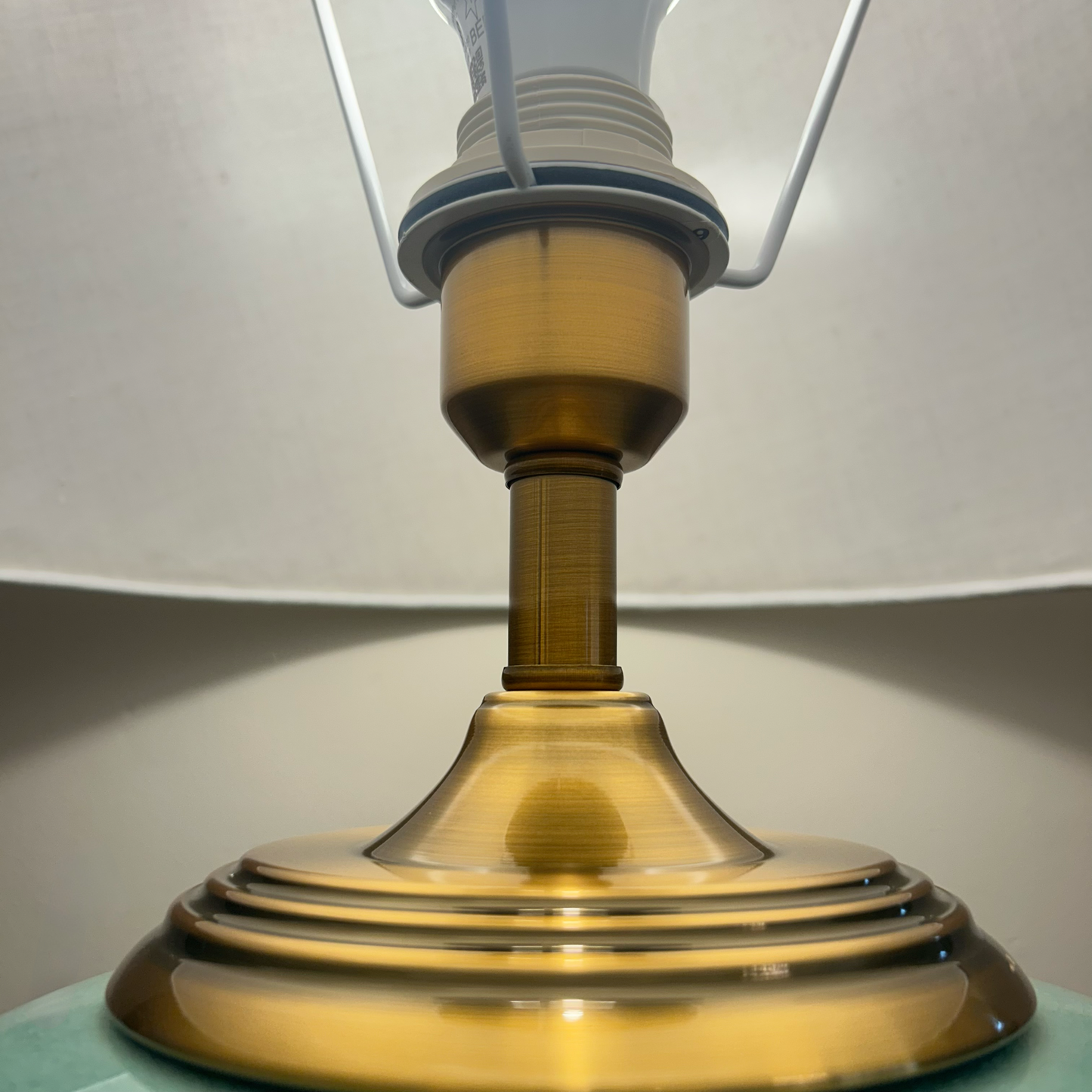 Luxury Jade Green Ceramic Lamp with Brass Base – Contemporary Table Lighting