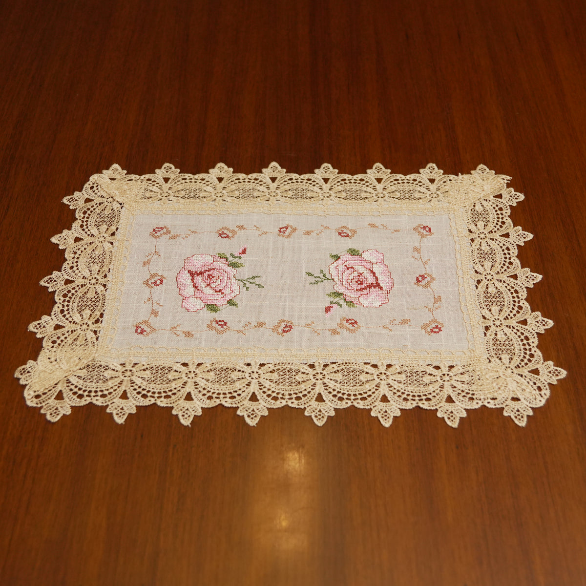 Vintage Floral Lace Table Mats (Set of 2)