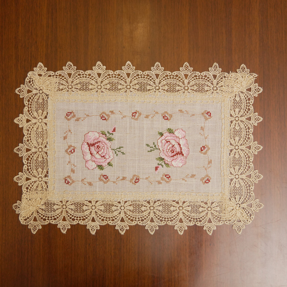 Vintage Floral Lace Table Mats (Set of 2)