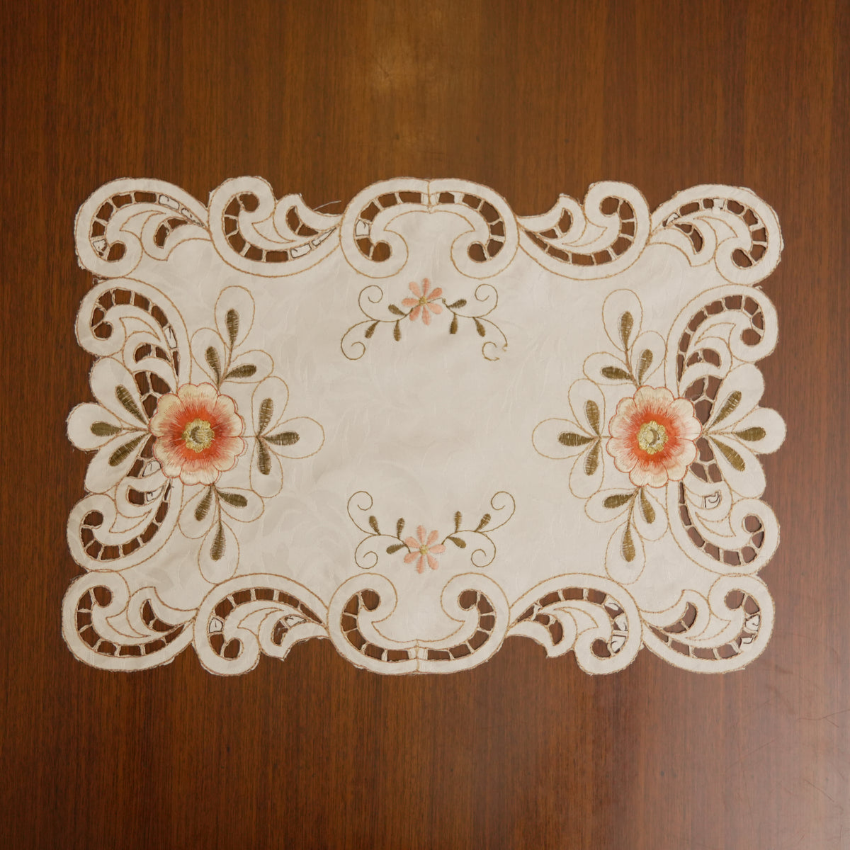 Floral Embroidered Table Mat (Set of 2)