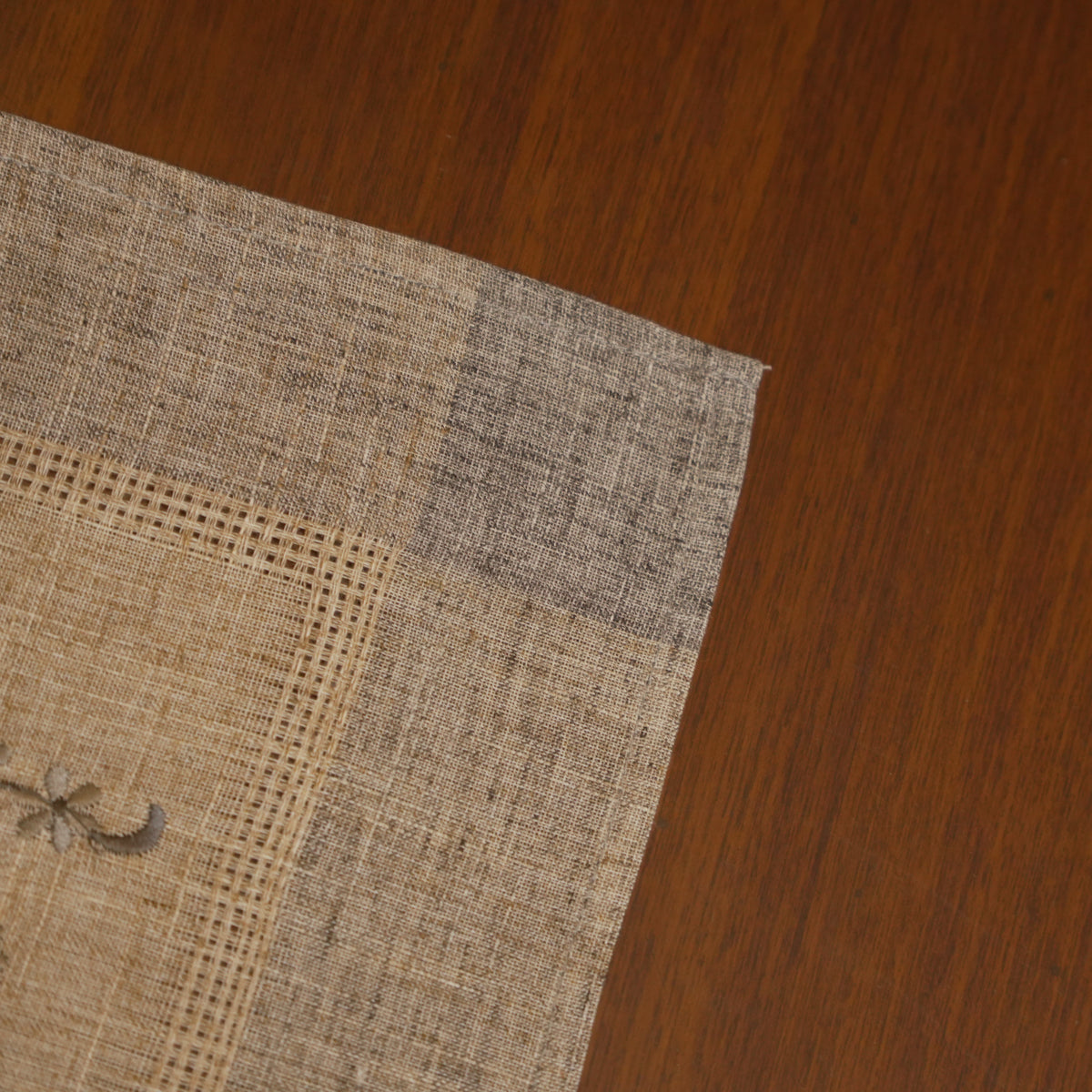 Embroidered Linen Table Mat (Set OF 2)