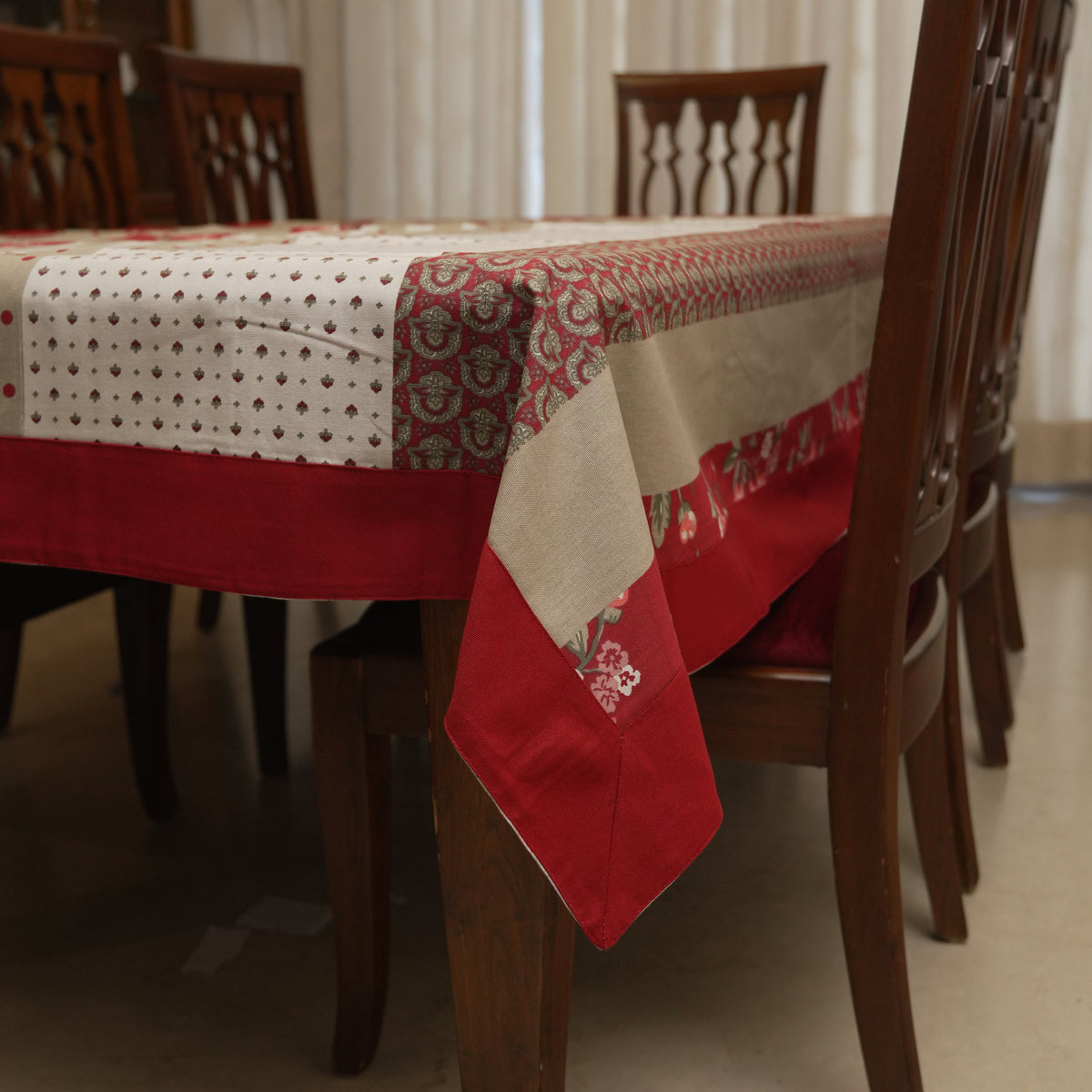 Red Floral Printed Table Cloth (6 Seater)
