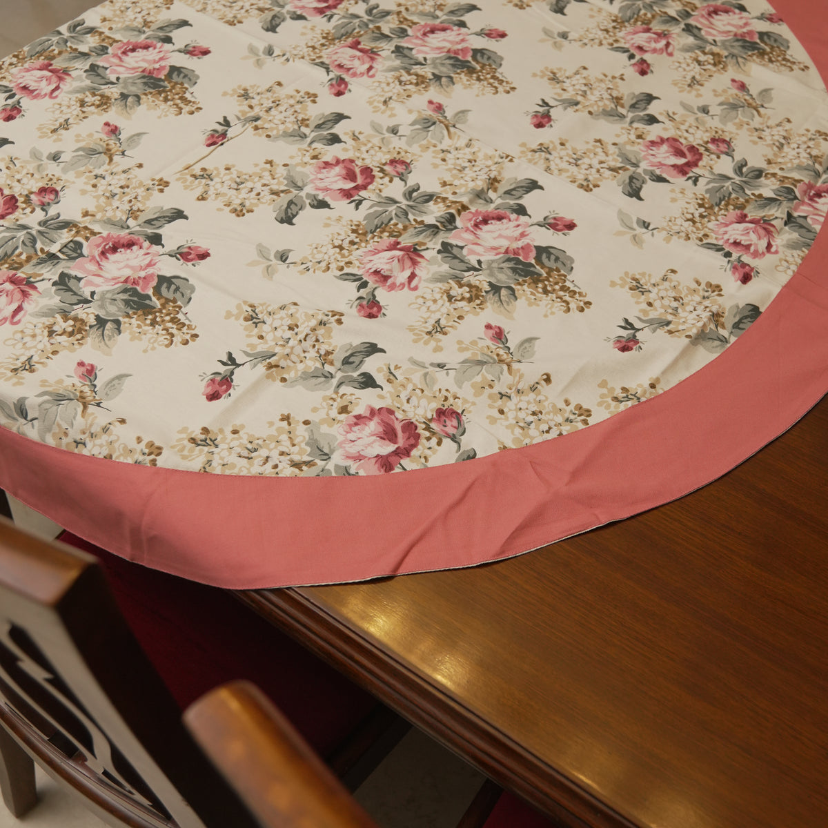 Pink Floral Elegance Round Table Sheet