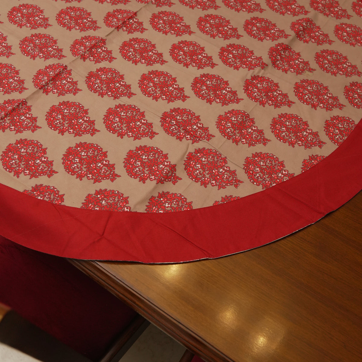 Red Paisley Print Round Table Sheet
