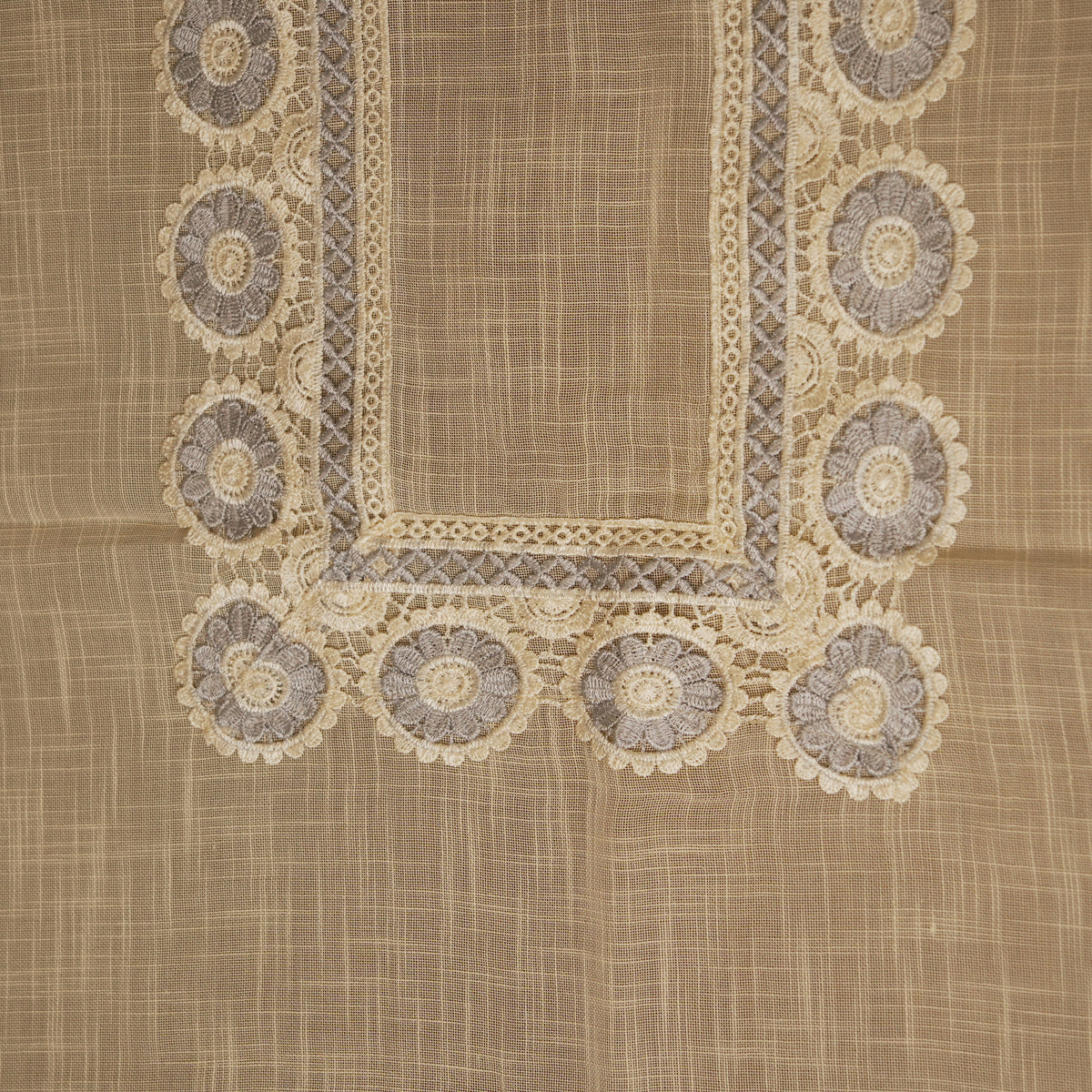 Beige Textured Table Cloth with Lace Border (8 Seater)