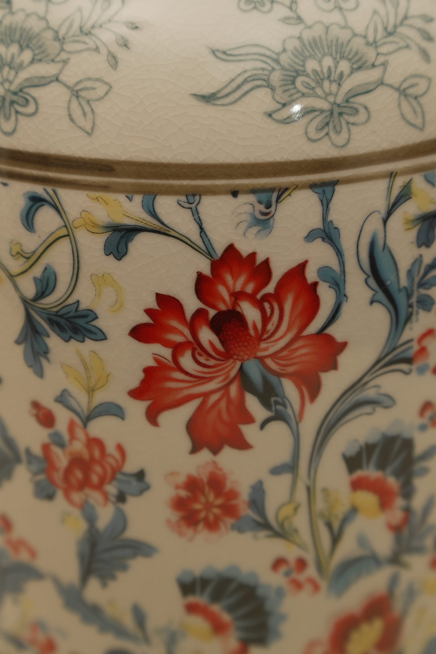 Elegant Floral Ceramic Decorative Vase