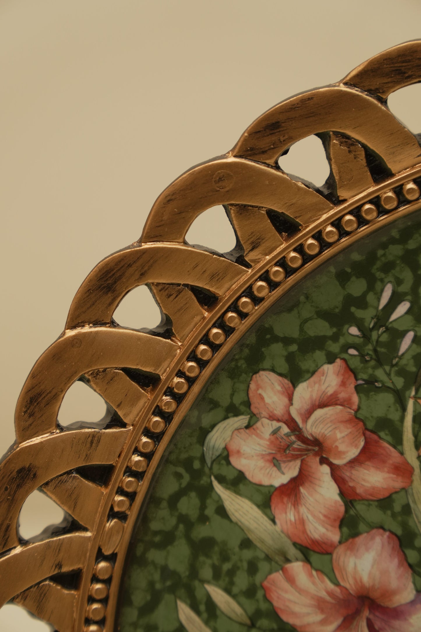 Elegant Green Floral Decorative Wall Plate