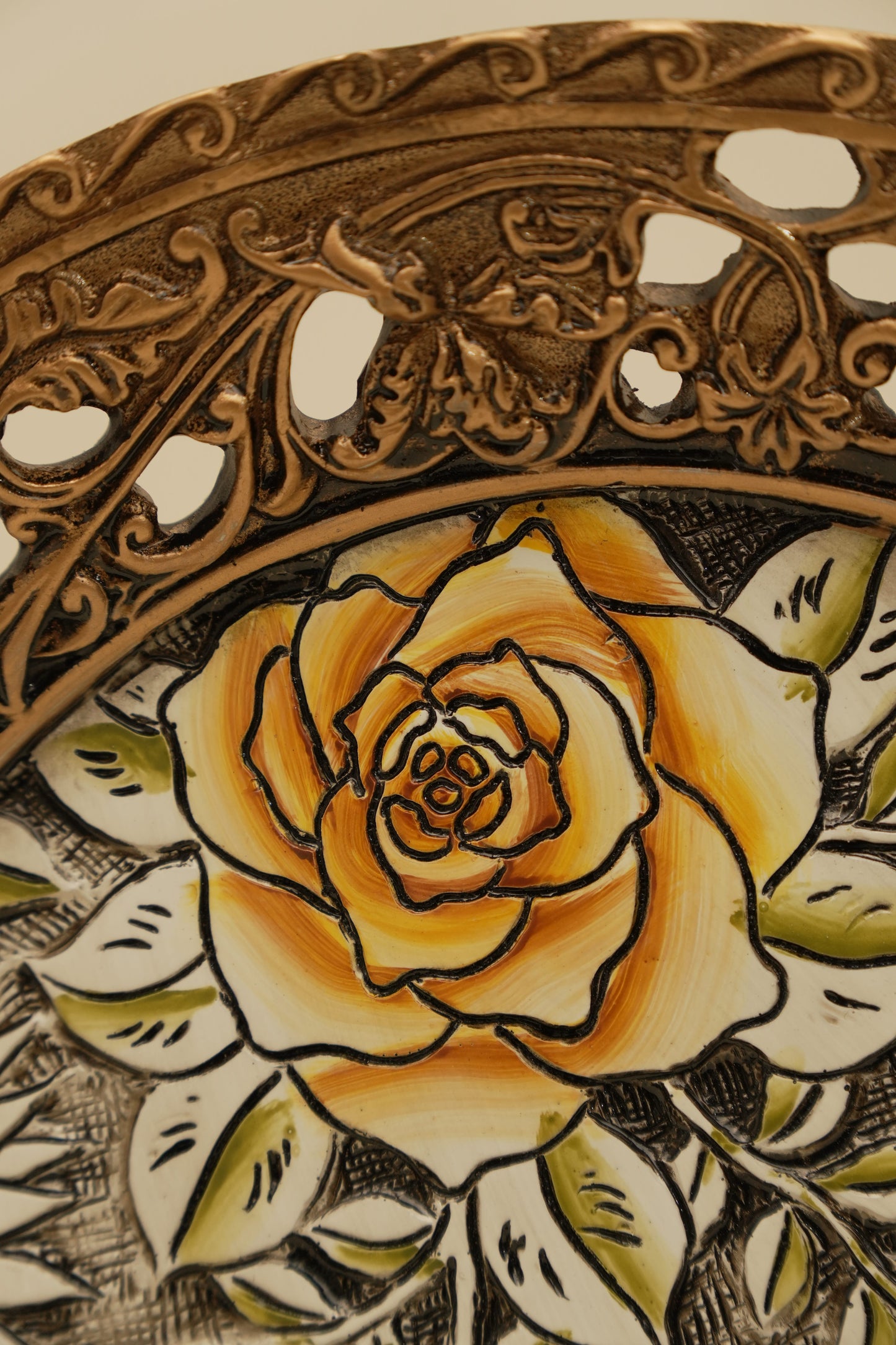 The Noir Bloom – Luxury Golden Floral Wall Plate