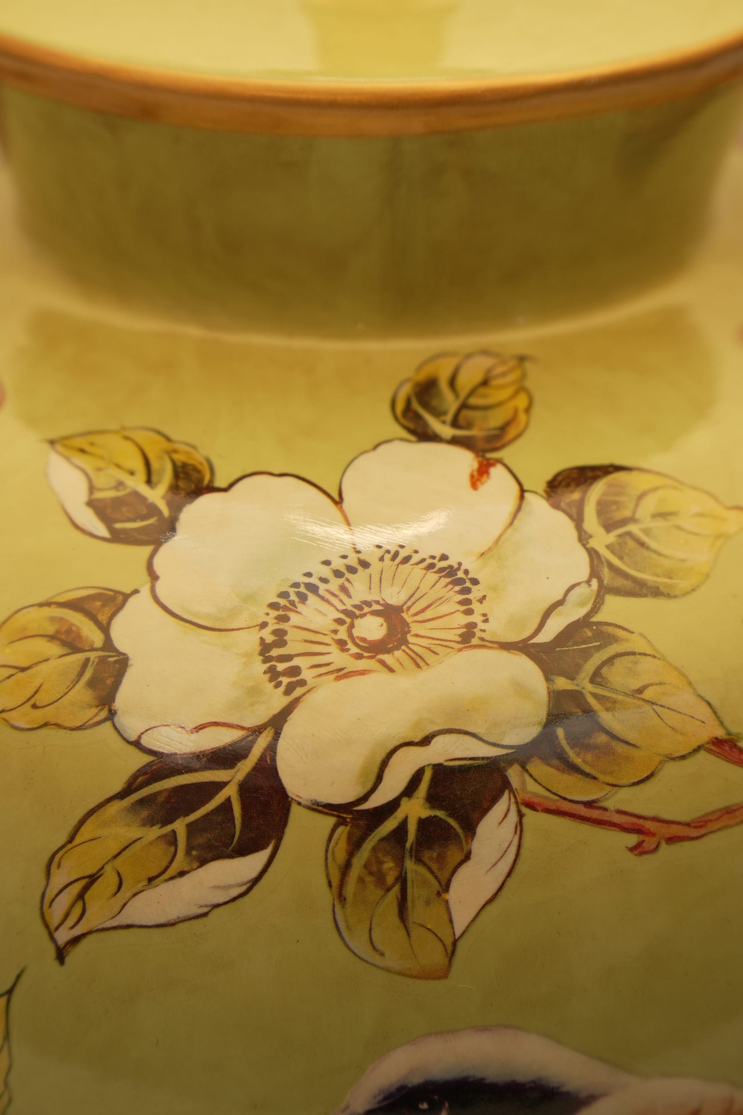 Serene Glow Floral Table Lamp