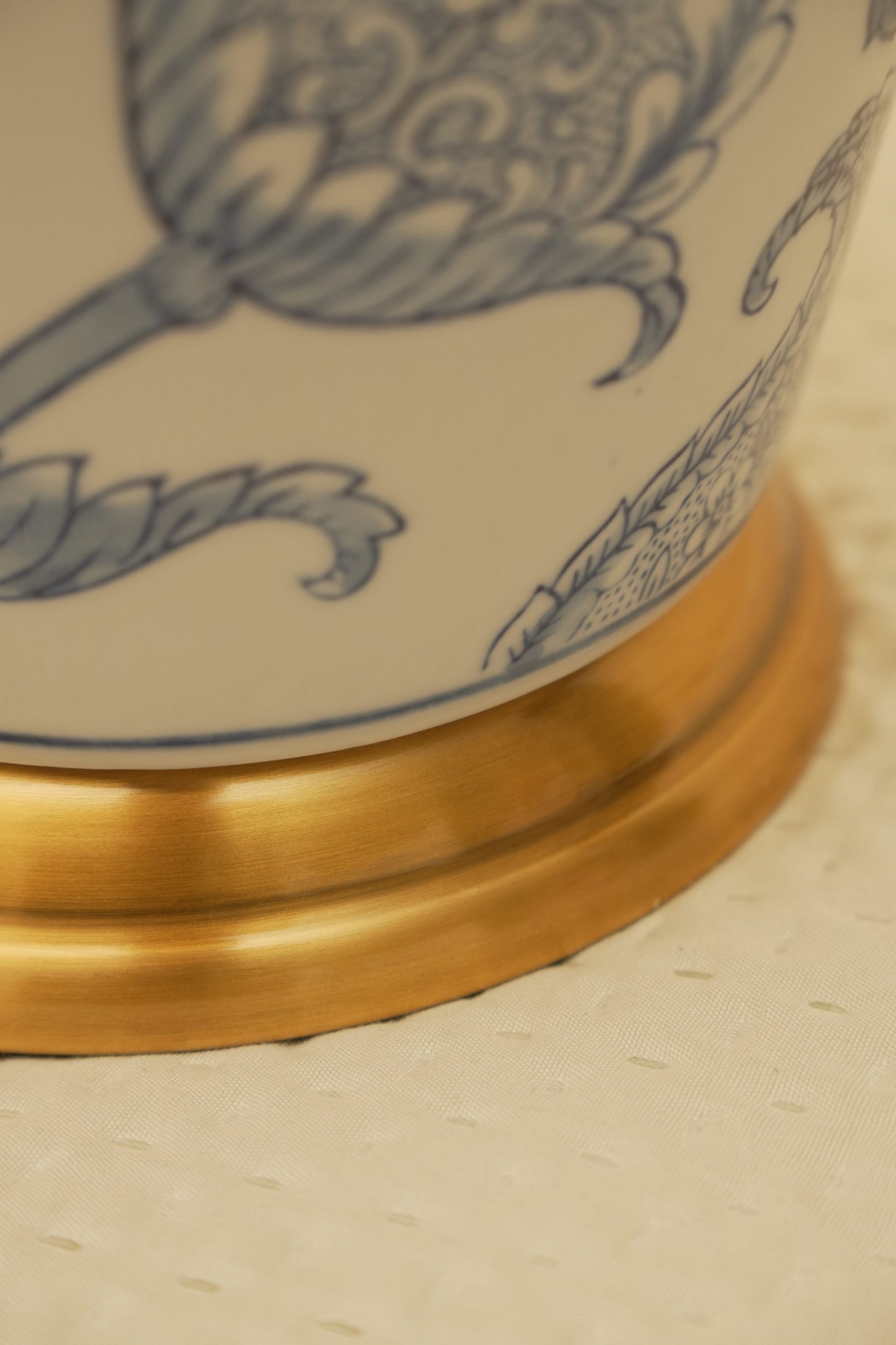 Premium Paisley Design Table Lamp