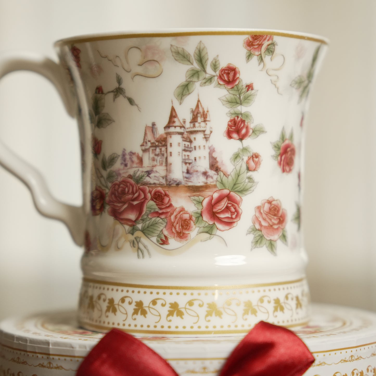 Vintage Rose Castle Ceramic Coffee Mug with Luxury Round Gift Box