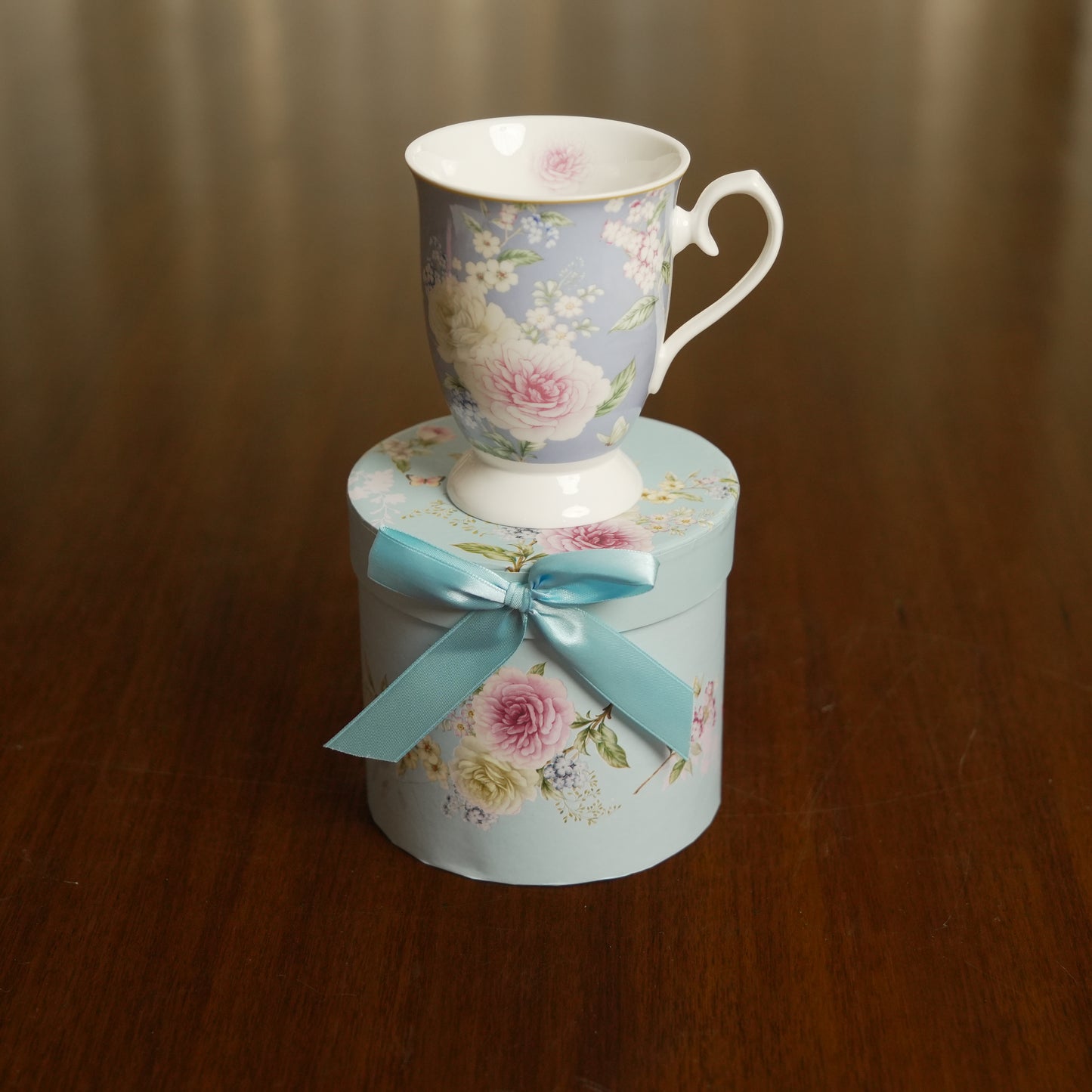 Blossom Elegance Ceramic Mug with Luxury Round Gift Box