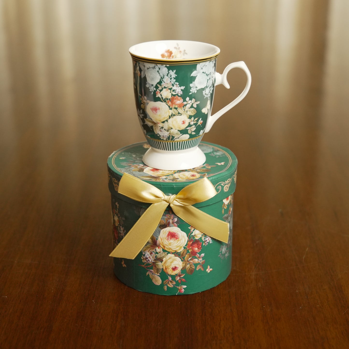 Emerald Bloom Ceramic Mug with Luxury Round Gift Box